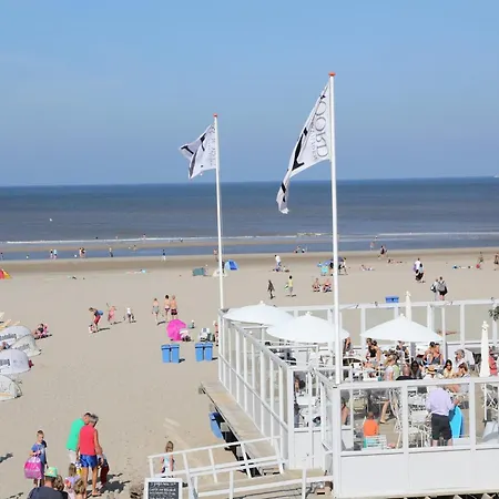 In Near The Beach, Cleaning Included Apartman